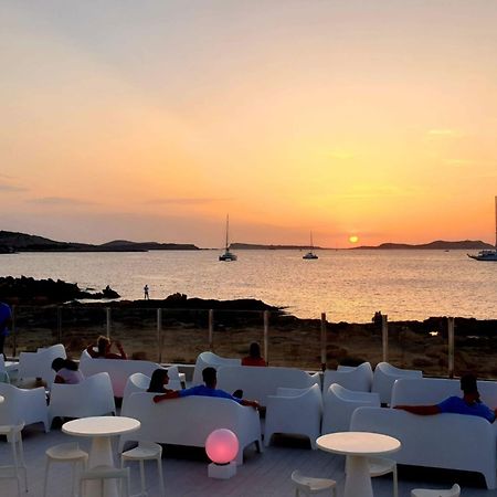 Aparthotel Nereida Sant Antoni de Portmany Екстериор снимка