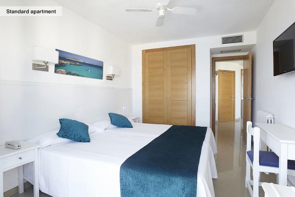 Aparthotel Nereida Sant Antoni de Portmany Екстериор снимка