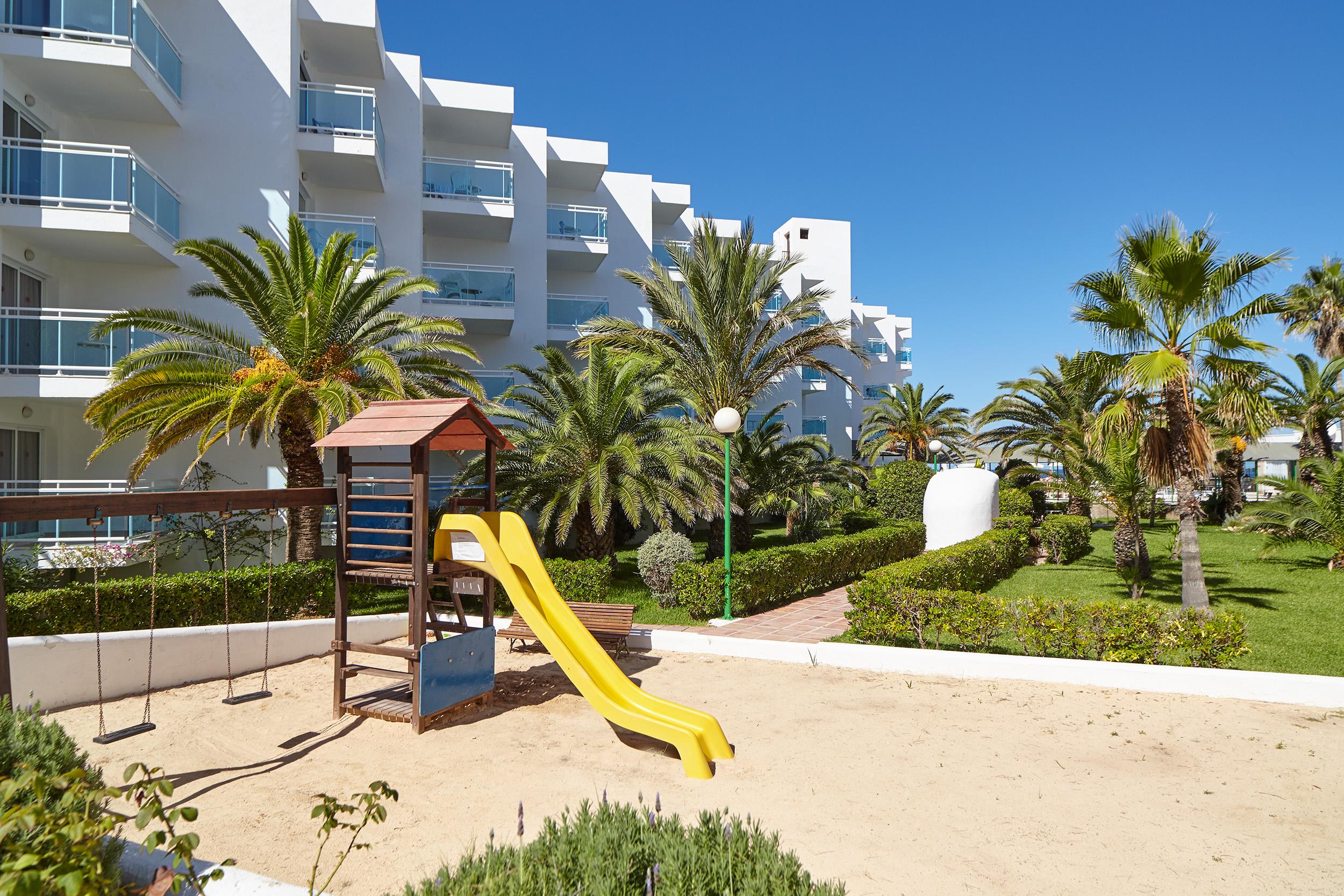 Aparthotel Nereida Sant Antoni de Portmany Екстериор снимка