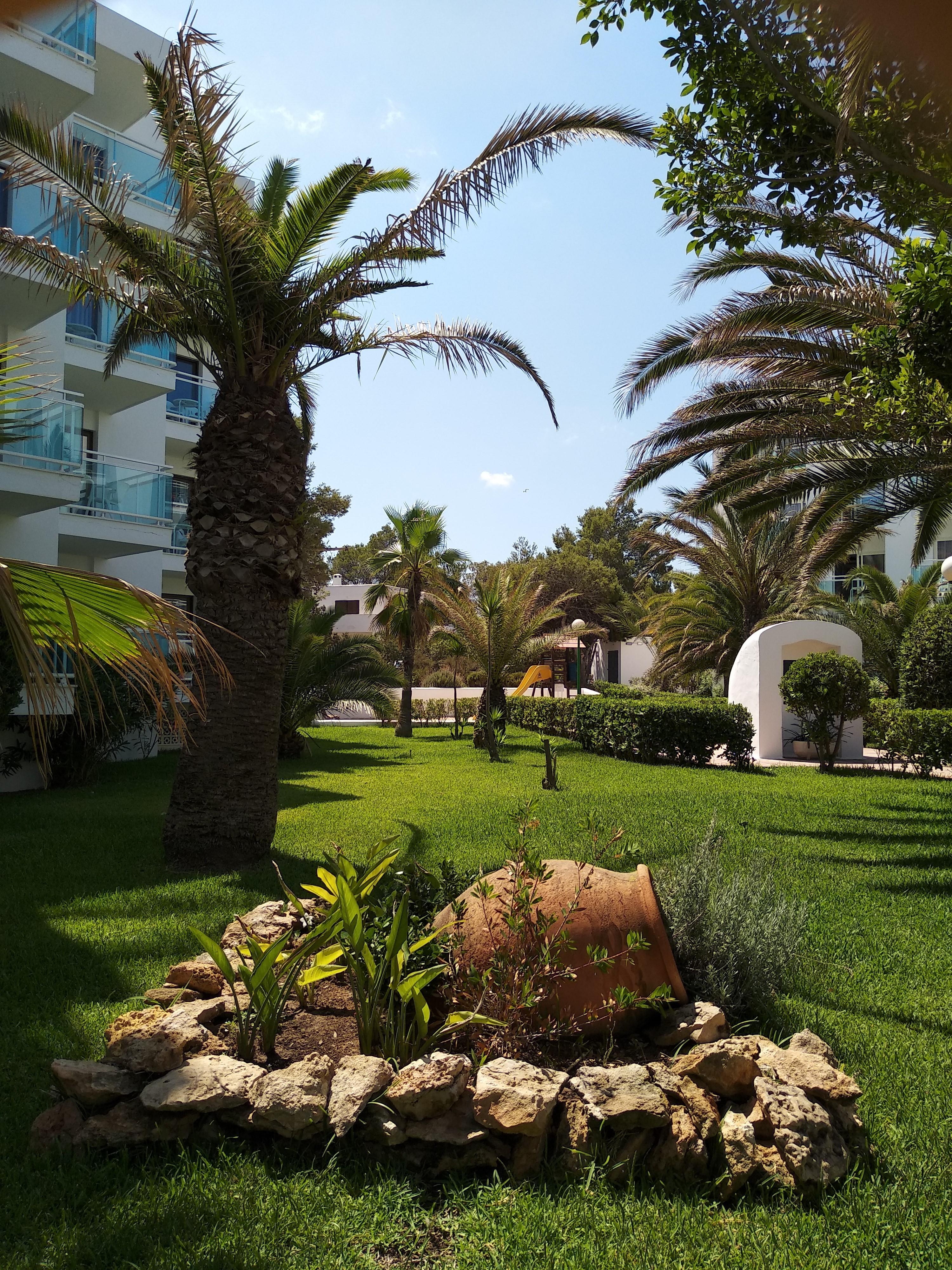 Aparthotel Nereida Sant Antoni de Portmany Екстериор снимка