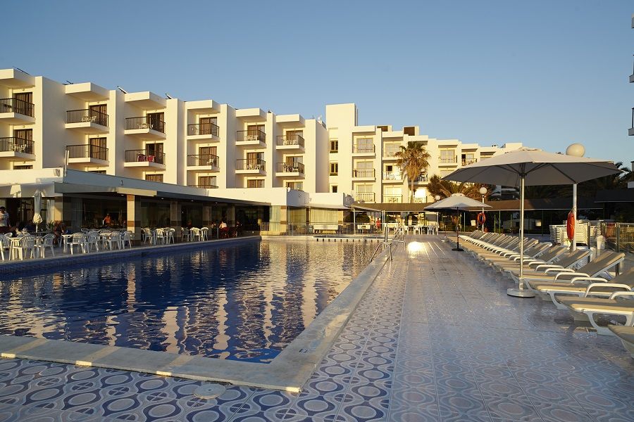 Aparthotel Nereida Sant Antoni de Portmany Екстериор снимка