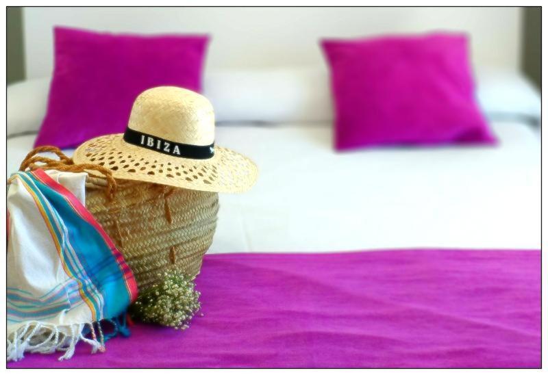 Aparthotel Nereida Sant Antoni de Portmany Екстериор снимка