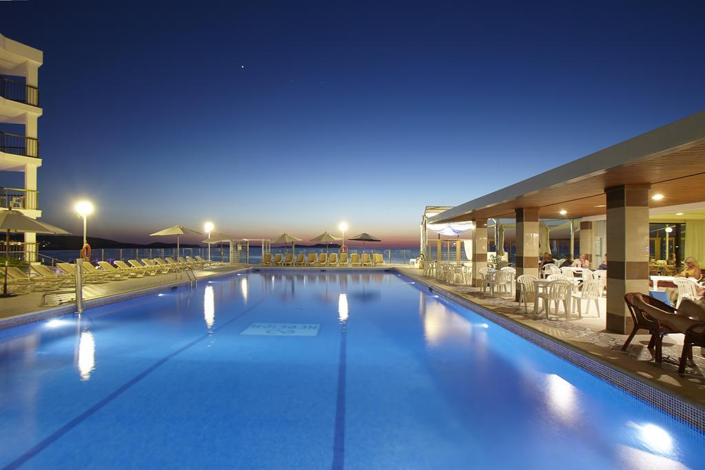 Aparthotel Nereida Sant Antoni de Portmany Екстериор снимка