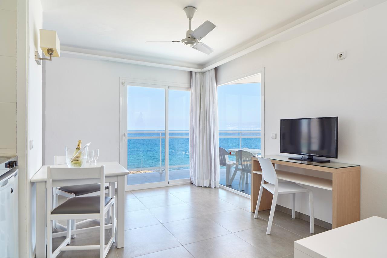Aparthotel Nereida Sant Antoni de Portmany Екстериор снимка