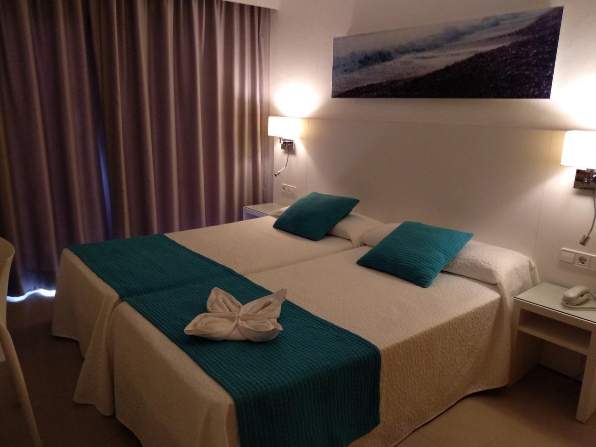 Aparthotel Nereida Sant Antoni de Portmany Екстериор снимка
