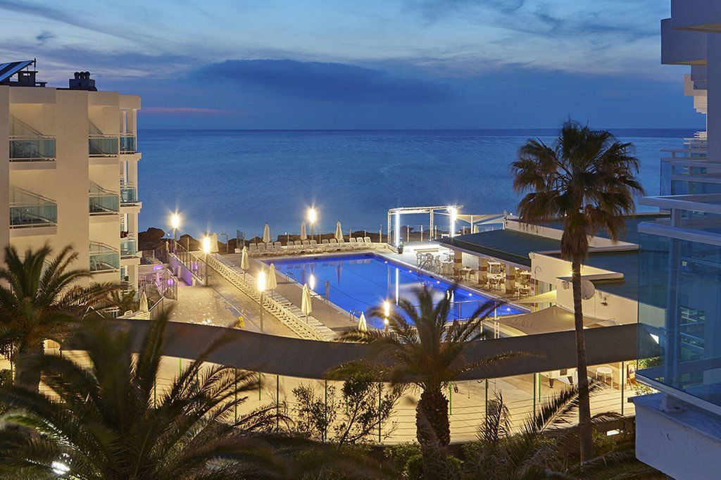 Aparthotel Nereida Sant Antoni de Portmany Екстериор снимка