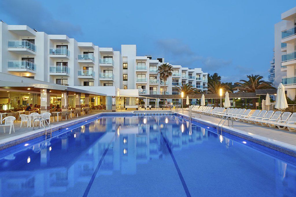 Aparthotel Nereida Sant Antoni de Portmany Екстериор снимка